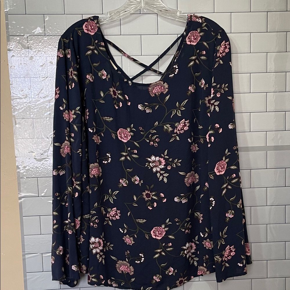 Faded Glory Navy‎ Floral Bell Sleeve Crisscross Back Top size 2X